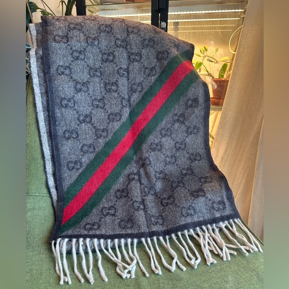 Gucci Jaquard Wool and Angora Scarf Brown/Gray EUC - Picture 2 of 4